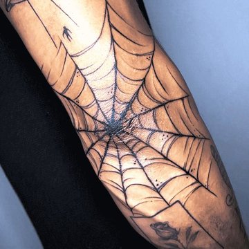 Мужские тату на локте