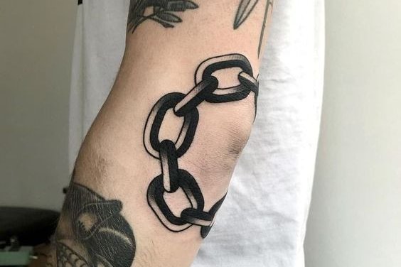 Мужские тату на локте