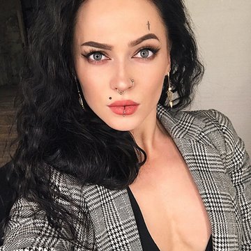 Пірсинг Монро