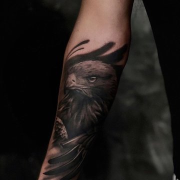 Мужские тату на плече