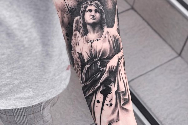 Татуювання для чоловіків на передпліччі