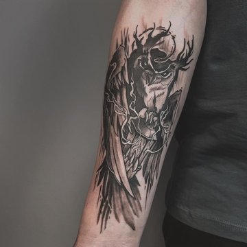 Мужские тату на плече