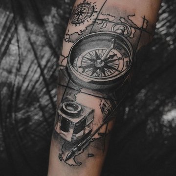 Мужские тату на плече