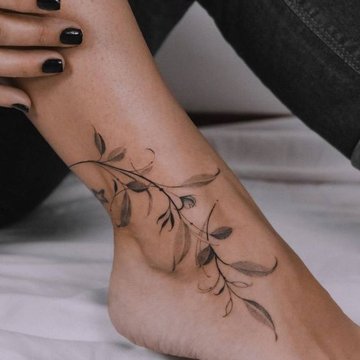 Тату на щиколотці для дівчат