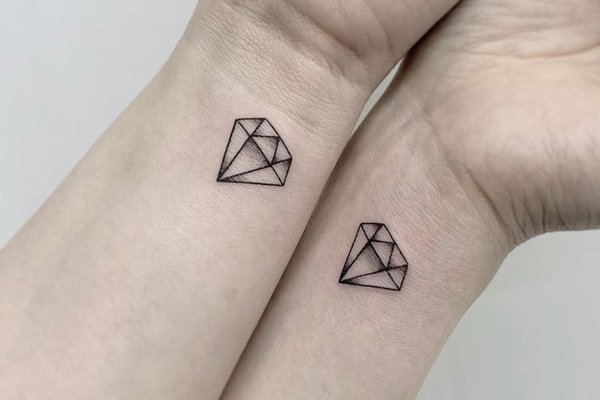 Тату ескізи алмазів