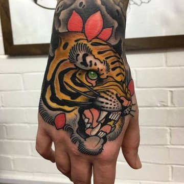 тату на кисть чоловічі