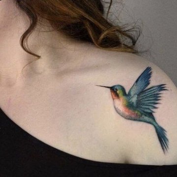 Женские тату на ключице