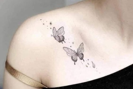 Женские тату на ключице