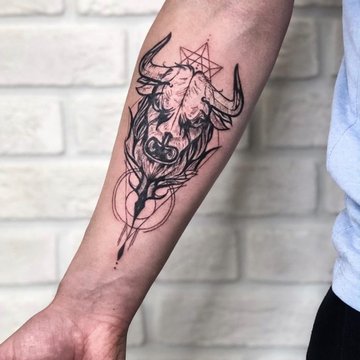 Тату знак Зодиака Телец