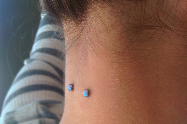 Пірсинг шиї