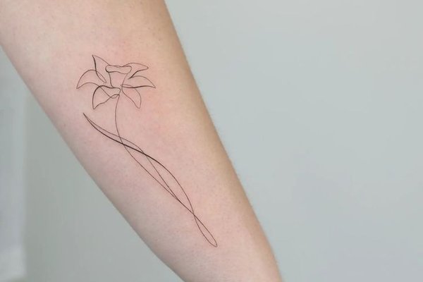 тату с нарциссом