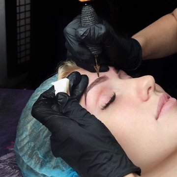 Training in permanent makeup in Kiev