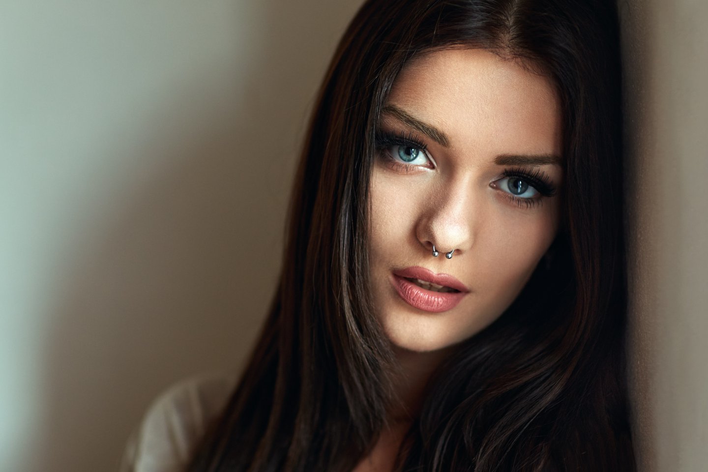 лицо с пирсингом