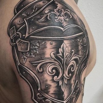 Рыцарский щит – идея тату в средневековом стиле