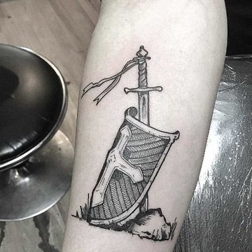 Древнеримский щит – эскиз тату с историческим мотивом